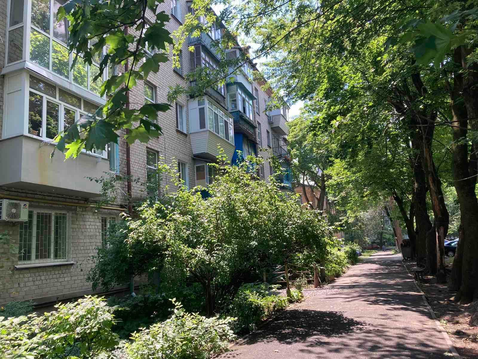 Здаю двокімнатну квартиру на вул. Новопольова,94  БЕЗ КОМІСІІ 12000грн