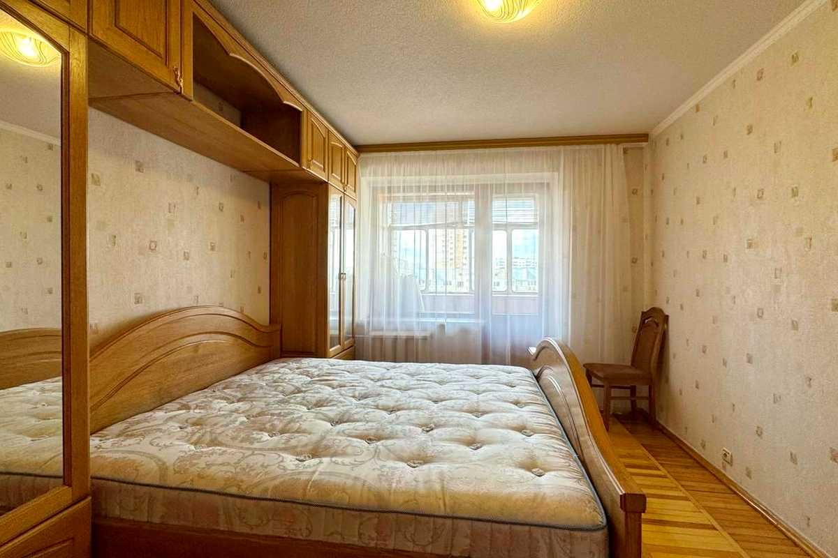 4-кімн. квартира, Володимира Івасюка просп. (Героїв Сталінграду), 14-Б