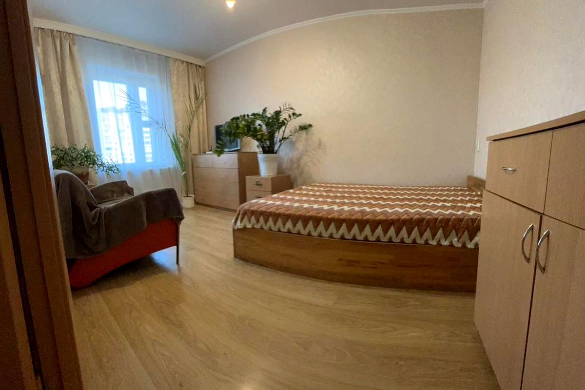 1-кімн. квартира, проспект Червоної Калини, 3-В, Київ
