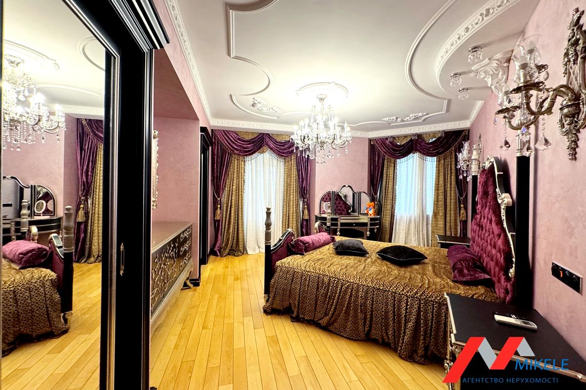 4-кімн. квартира, Раїси Окіпної вул., 8, Київ