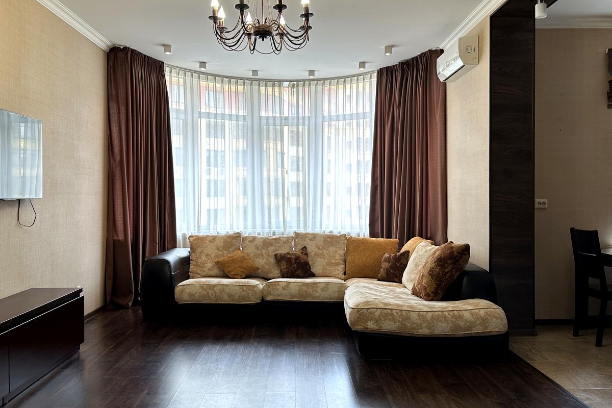 3-кімн. квартира, Дмитрівська вул., 69, Київ