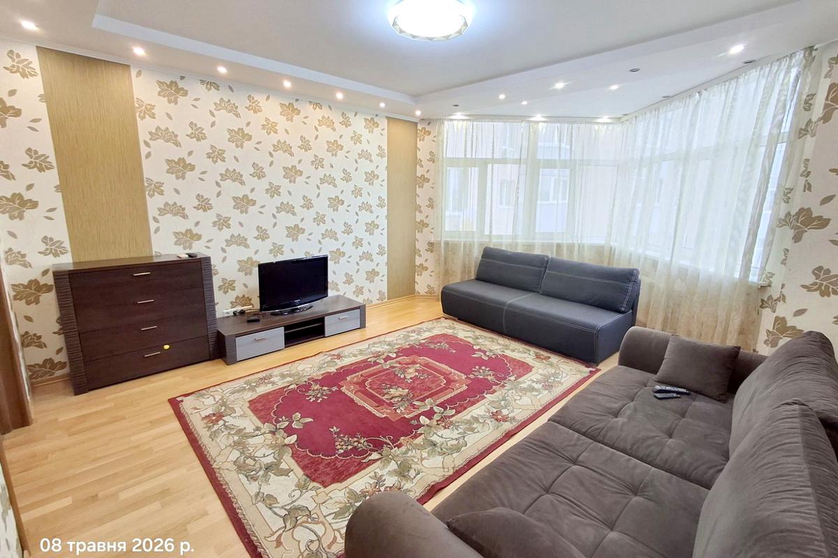 3-кімн. квартира, Генерала Генадія Воробйова вул. (Курська), 13-Е, Киї