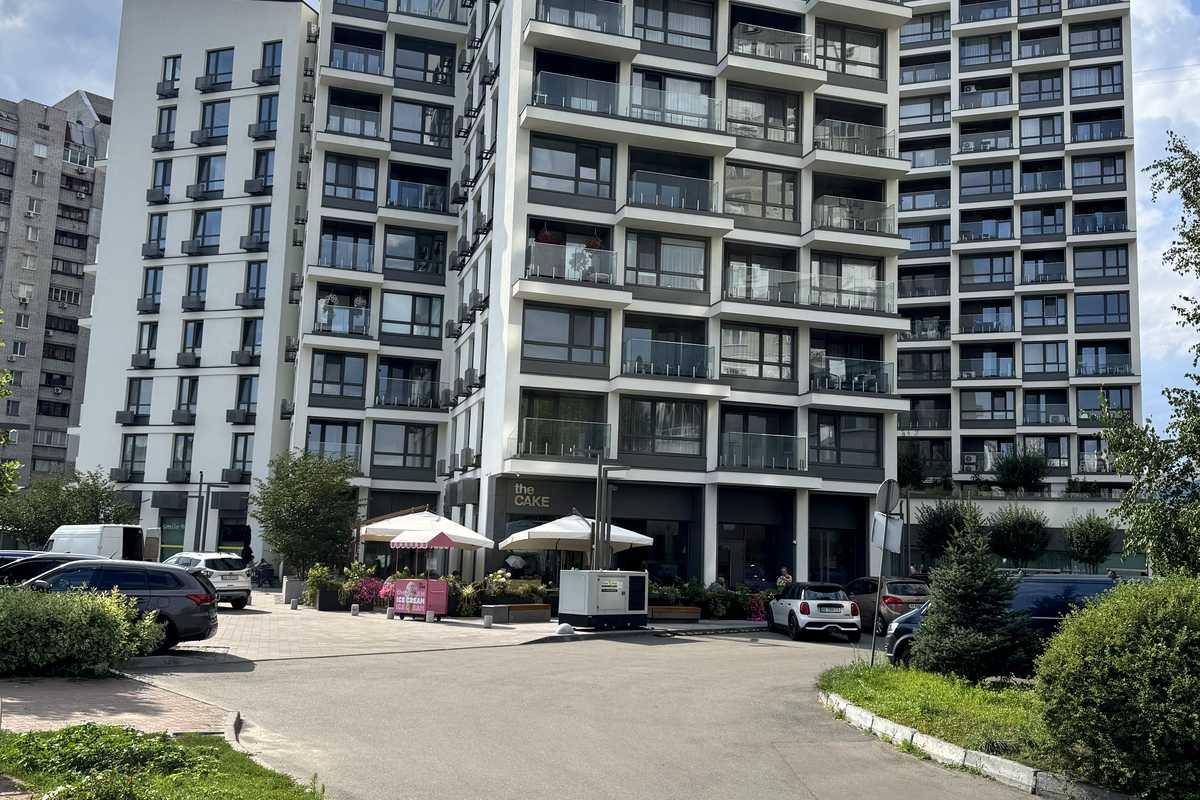 3-кімн. квартира, Драгоманова вул., 31-А, Київ