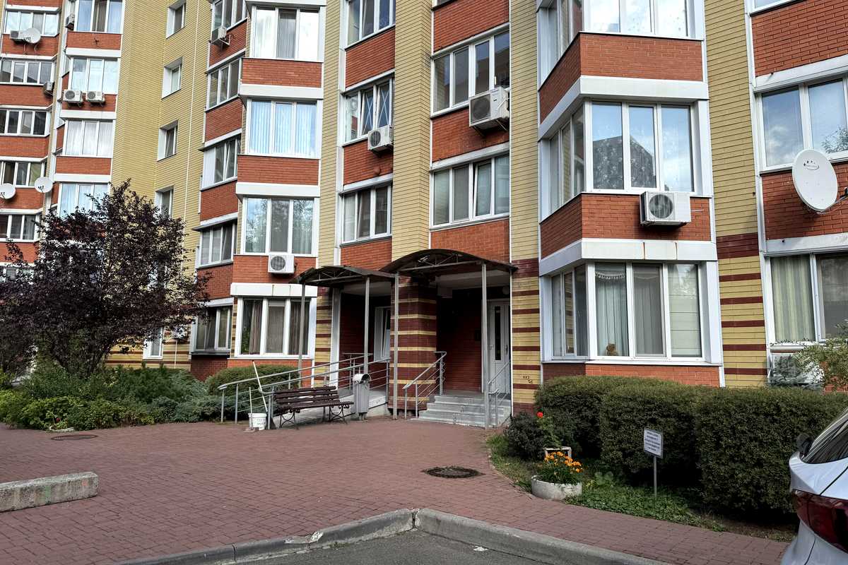 2-кімн. квартира, Салютна вул., 1-Б, Київ - фото 1